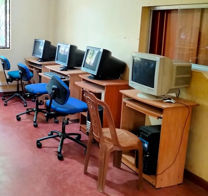 medaoya vidyalaya computer lab