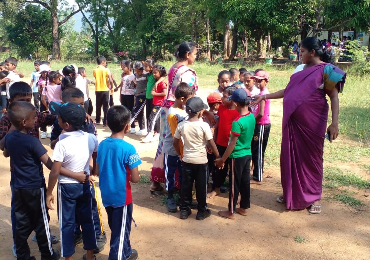 medaoya vidyala primary students