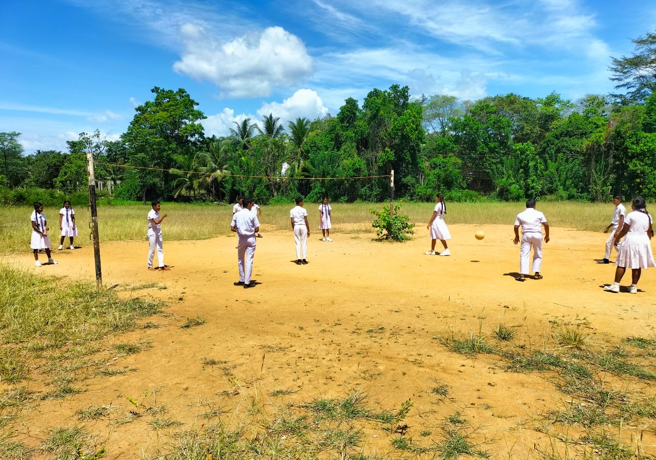 medaoya vidyalaya ground mapakada